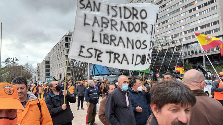 Y SE MANIFESTÓ LA TIERRA